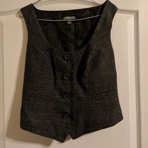 Button down vest